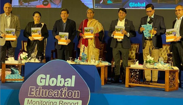 দেশে শিক্ষা ব্যয়ের ৭১ শতাংশই বহন করতে হয় পরিবারকে